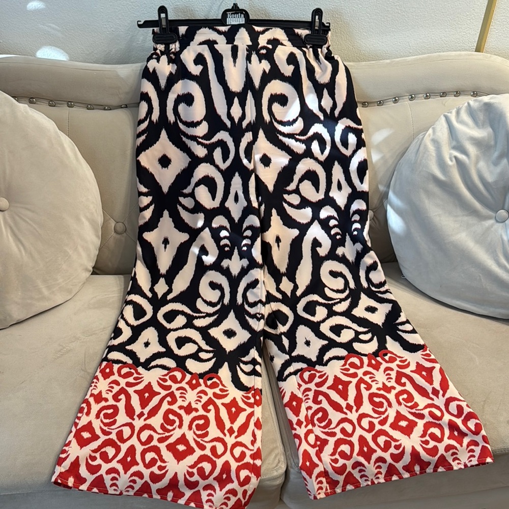 Black and Red Patterned Wide-Leg Pants